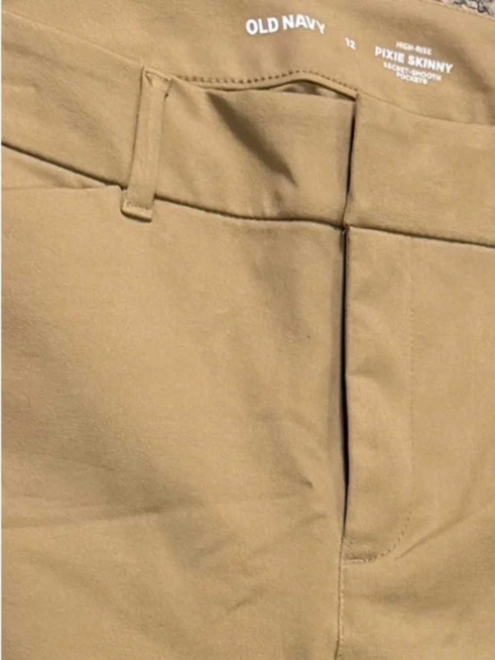 Old Navy Women's Pixie Skinny Ankle Khaki Pants Size 12 Brand New With Tags